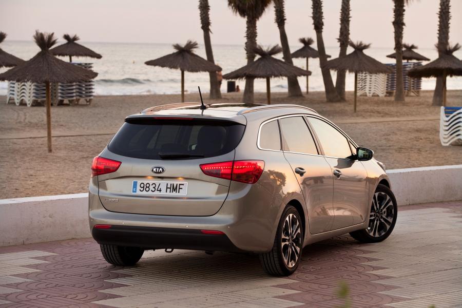  Kia cee&rsquo;d Station Wagon 2012 года  (фото 24 из 89)